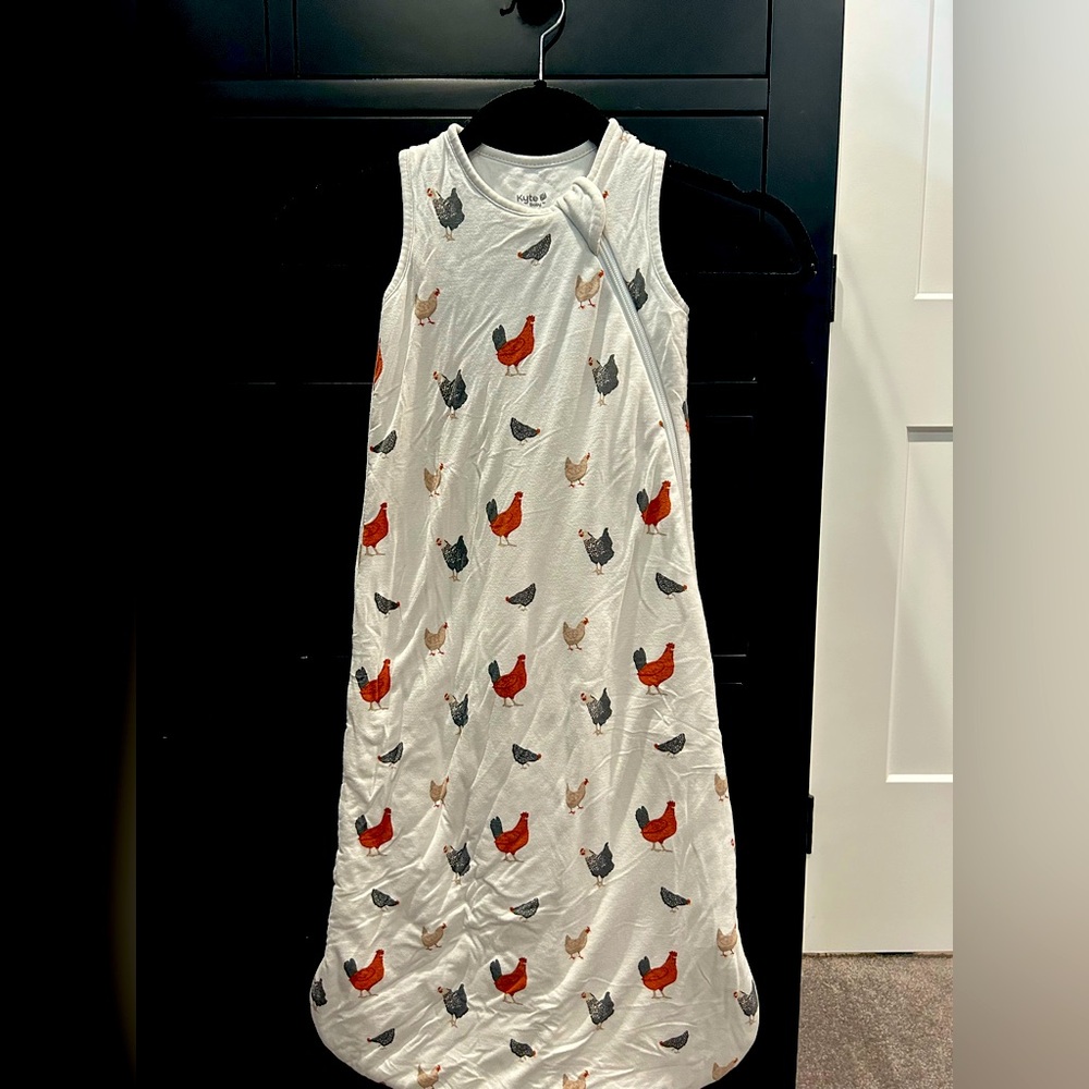 Kyte BABY Sleep Sack in Chick print. Size medium 1.0 tog